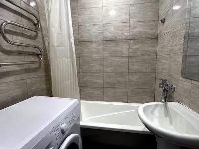 квартира по адресу Міру, 33