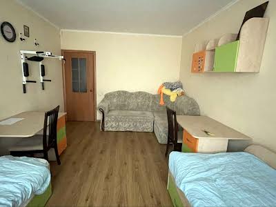 квартира за адресою Урлівська вул., 24