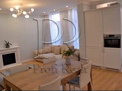 квартира за адресою Регенераторна вул., 4
