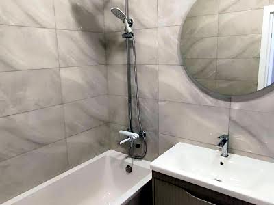 квартира за адресою Краснова вул., 3