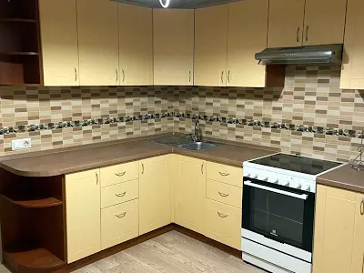 квартира за адресою Ревуцького вул., 42-А