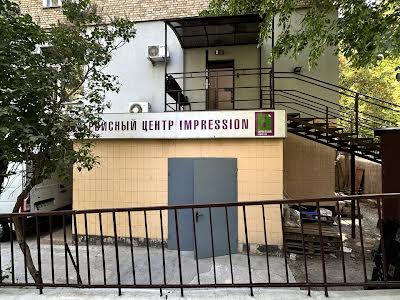 комерційна за адресою Богдана Гаврилишина вул. (Ванди Василевської), 13/1