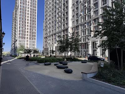 квартира за адресою Михайла Максимовича вул. (Онуфрія Трутенка), 28-Е