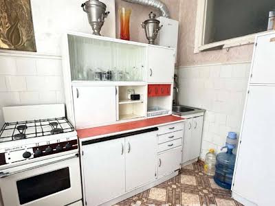 будинок за адресою Набережна вул.