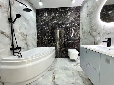 квартира за адресою Степана Бандери вул., 1