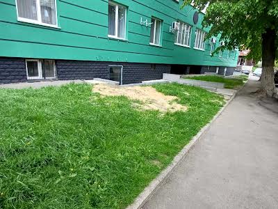 комерційна за адресою вул. Тиха, 7