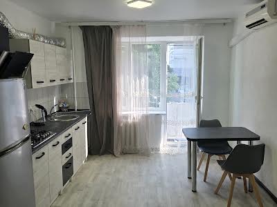 квартира за адресою Малиновского, 16