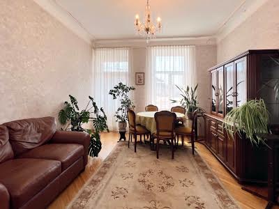 квартира за адресою Софіївська вул., 4