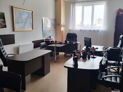 коммерческая по адресу Гончарівський бульв. (Конева), 4