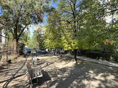 квартира за адресою Космонавтів вул., 3