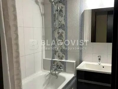 квартира за адресою Авіаконструктора Ігоря Сікорського вул. (Танкова), 1