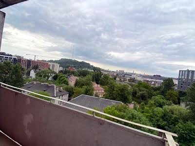 квартира за адресою Джерельна, 40