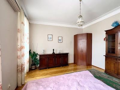 квартира за адресою Софіївська вул., 4