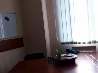 коммерческая по адресу Воссоединения Украины ул., 23а