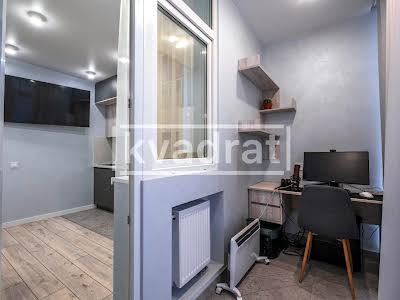 квартира за адресою Ревуцького вул., 40Б