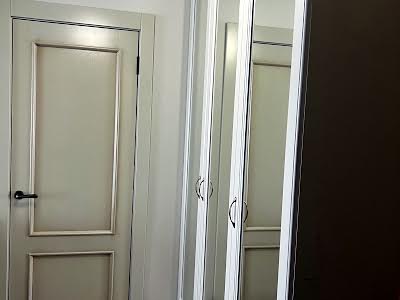 квартира за адресою Героїв Крут вул., 4