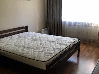 квартира за адресою Любомира Гузара просп. (Космонавта Комарова), 9а