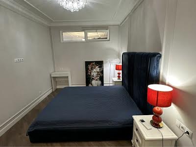 квартира по адресу Кловский спуск, 7