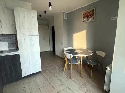 квартира по адресу Ревуцкого ул., 21
