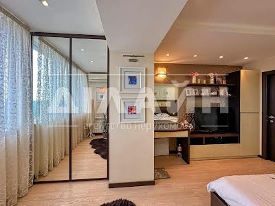 квартира за адресою Лобановского, 30