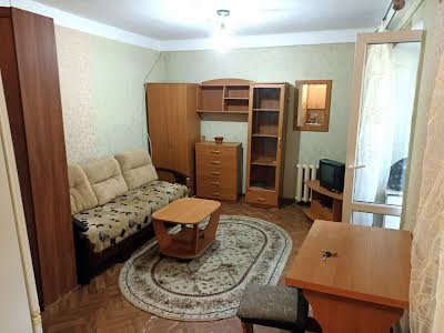 квартира за адресою Леся Курбаса просп. (50-річчя Жовтня), 10г