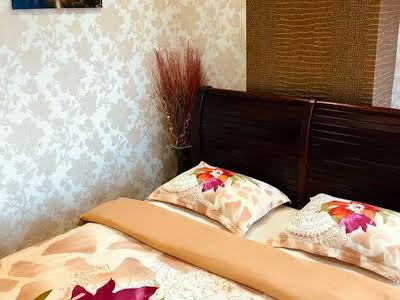 квартира за адресою Королеви Єлизавети ІІ вул. (Глинки), 2