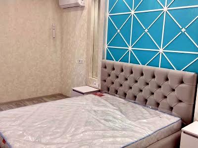 квартира за адресою Дніпровська набережна вул., 18А