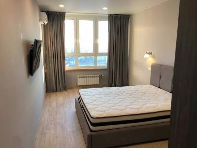 квартира за адресою Драгоманова вул., 10