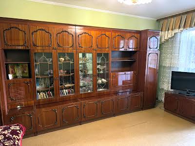 квартира за адресою Ревуцького вул., 18