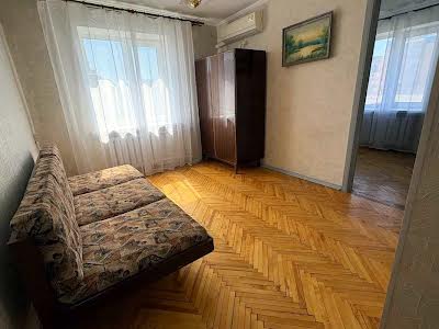 квартира за адресою Почайнинська вул., 62