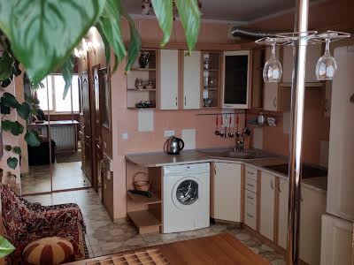 квартира за адресою Федора Ернста вул., 6