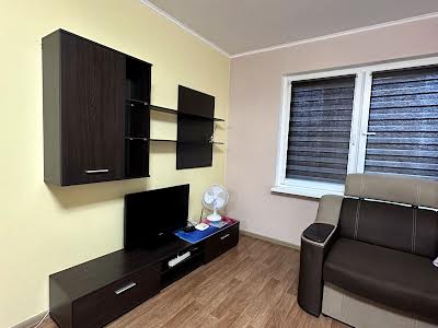 квартира за адресою Софії Русової вул., 5-Б