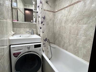 квартира за адресою Зернова вул., 5