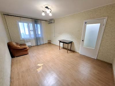 квартира за адресою Каштанова вул., 1/9