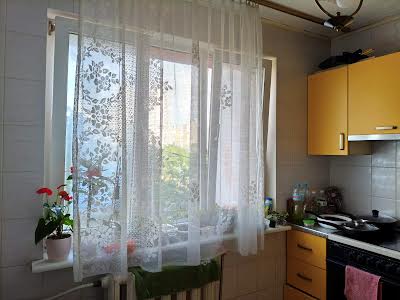 квартира за адресою Каштанова вул., 15-А
