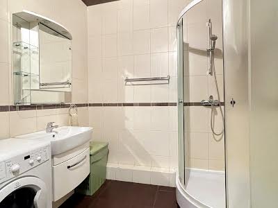 квартира за адресою Регенераторна вул., 4