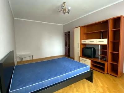 квартира за адресою Плугова вул., 10