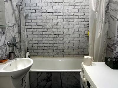 квартира за адресою Анни Ахматової вул., 43