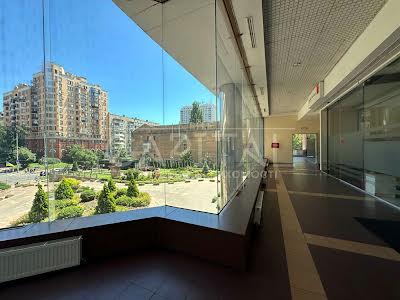 комерційна за адресою Жилянська вул., 59