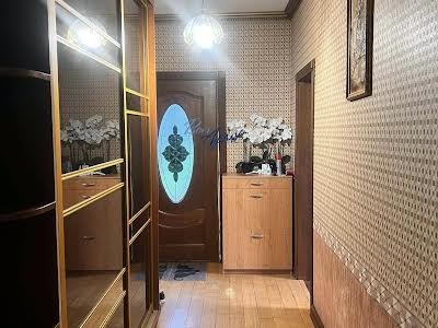 будинок за адресою Метрологічна вул., 75