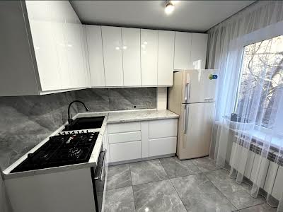 квартира по адресу Тополя-3 ул., 21