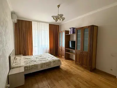 квартира за адресою Академіка Єфремова вул. (Командарма Уборевича), 8-А