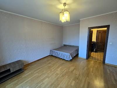 квартира за адресою Осіння вул., 33
