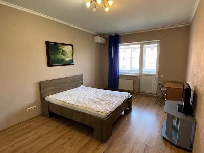 квартира за адресою Академіка Амосова, 6