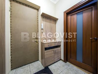 квартира по адресу Кловский спуск, 4