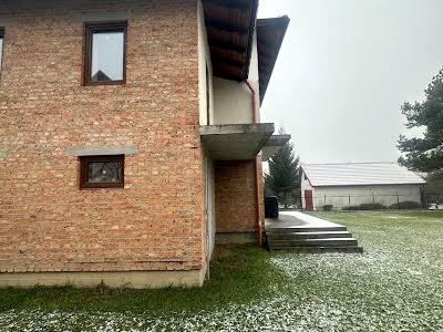 квартира по адресу с. Страдч, Підлісна, 7