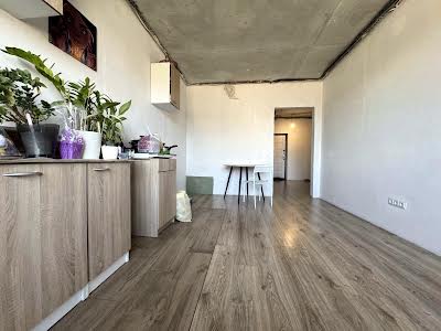 квартира за адресою Ревуцького вул., 40б