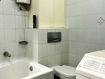 квартира за адресою Композитора Лятошинського вул., 8