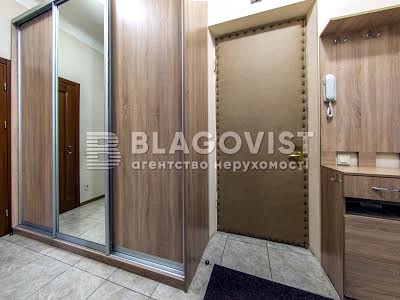 квартира по адресу Кловский спуск, 4