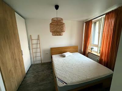 квартира за адресою Київ, Зарічна вул., 4